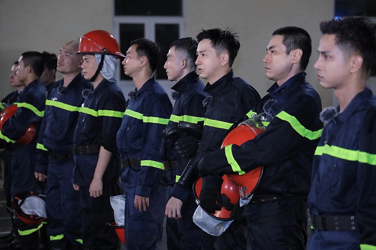 Dàn sao diễn tập phòng cháy chữa cháy