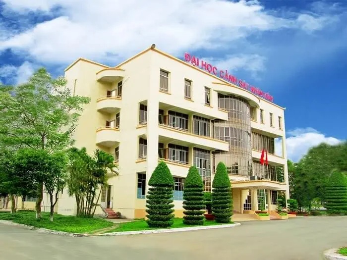 Bảo trì hệ thống phòng cháy chữa cháy Trường Đại học Cảnh sát Nhân Dân.